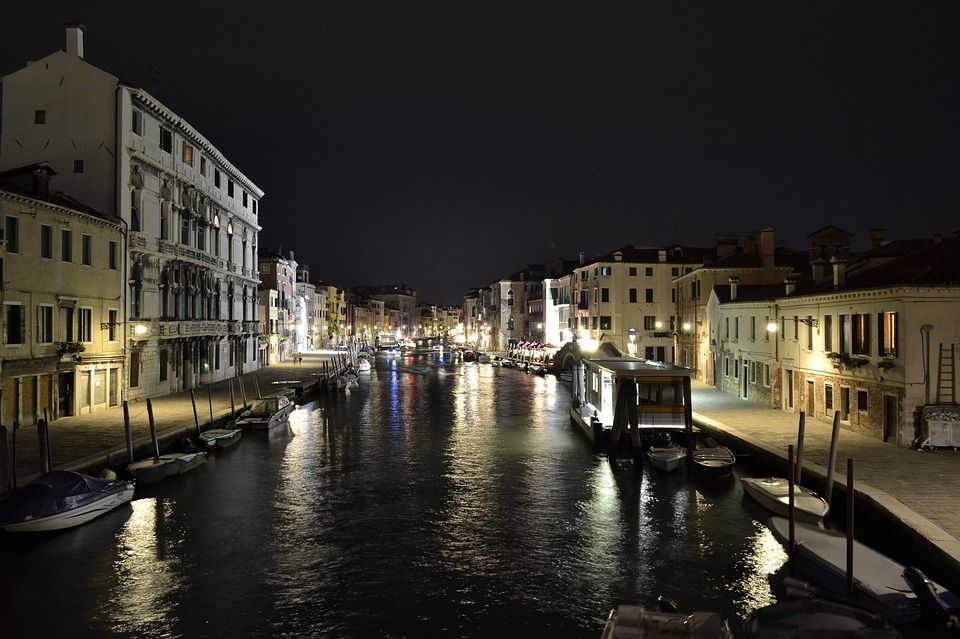Venice: Private After Dark Tour and Gondola Ride - Key highlights to know before you go