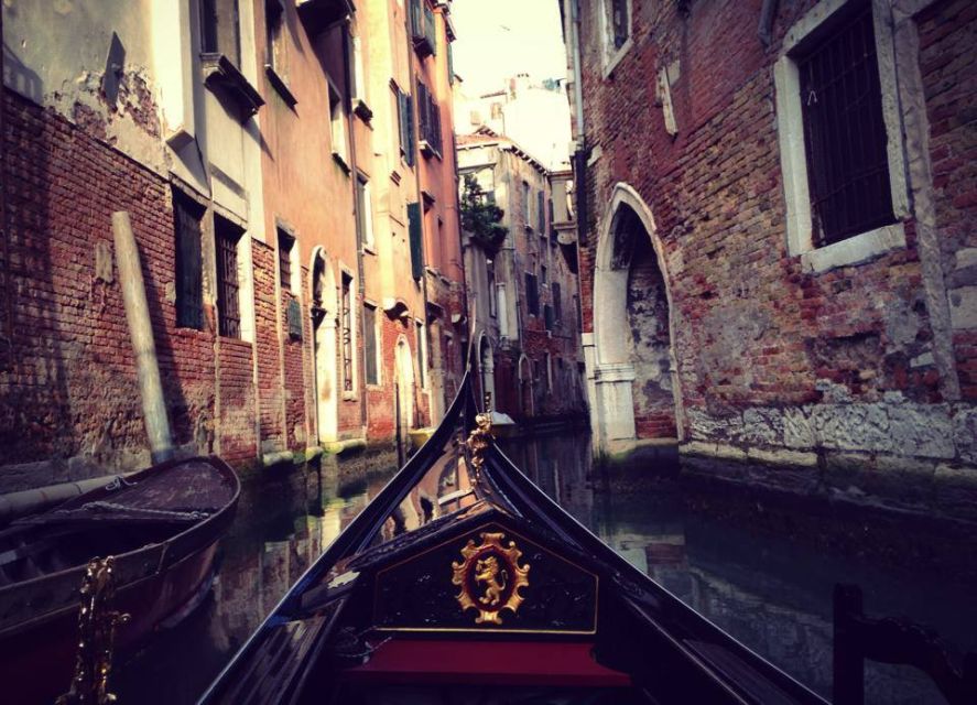 Venice: Private After Dark Tour and Gondola Ride - What you’re really buying: Venice after dark, with a private guide