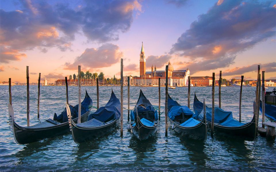 Venice: Private Gondola Cruise for up to 5 Passengers - What’s Included (and What You Should Not Expect)