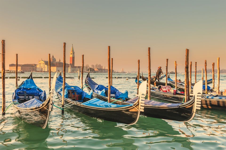 Venice: Private Gondola Cruise for up to 5 Passengers - Price and Value: Paying for the Private Gondola Feel