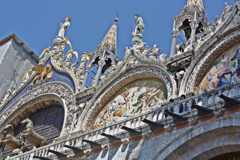 Venice: Religion Walking Tour with Doge’s Palace Tickets - The Bridge of Sighs and Venetian prisons: history with a pulse