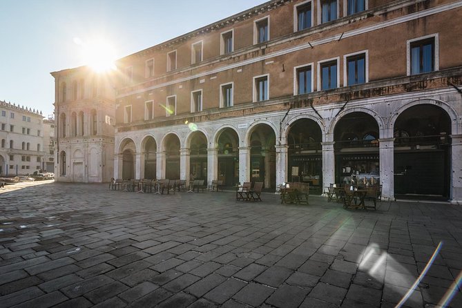 Venice: San Marco to Rialto Walking Tour & Spritz Like a Local - The Pantheon of Venice moment: understanding what locals call important