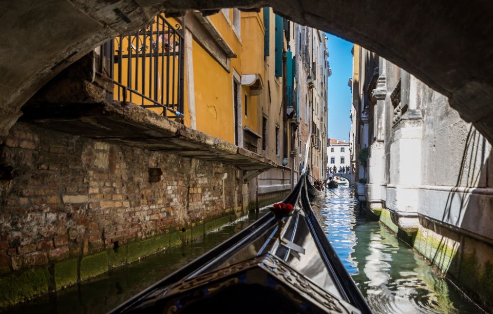 Venice: Shared Gondola Ride Across the Grand Canal - Why a Shared Gondola Ride Works in Busy Venice