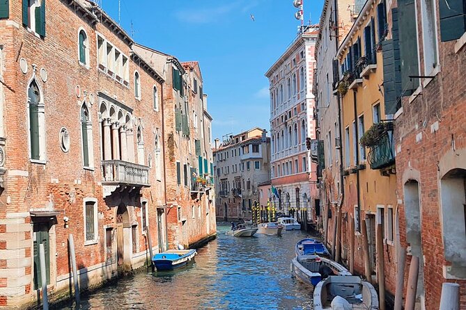 Venice Sightseeing Small Group Walking Tour with a Local Guide - Ponte di Rialto: The Bridge Stop That Anchors the Whole Story