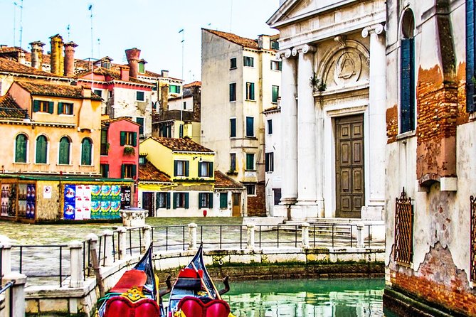 Venice Small Group Walking Tour of Most-Famous Sites &Attractions - Campo San Polo: a bigger campo that helps you understand Venice