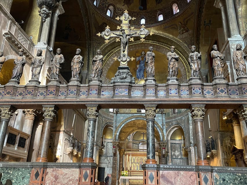 Venice: St. Mark's Basilica & Doge's Palace Tour with Ticket - Bridge of Sighs: short stop, big mood