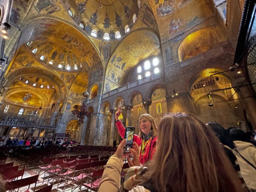 Venice: St Mark's, Doge's Palace, Murano & Burano Day Tour - Murano by private water taxi: glassmaking with real craft