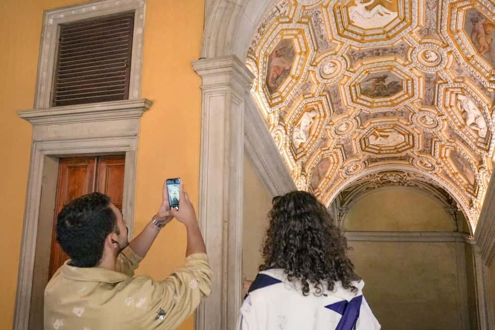 Venice: St. Mark's, Doges Palace, Rialto, and Gondola Tour - The gondola ride: scenic, timed well, and worth bundling