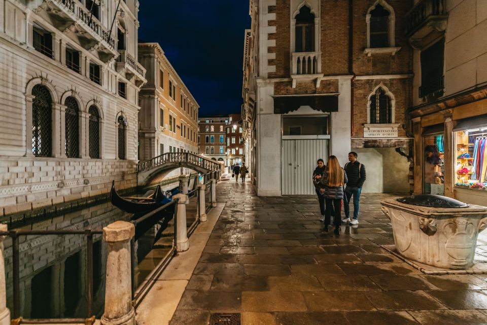 Venice: The Ghost & Legends Walking Tour - Cannaregio’s Final Stretch: When the City Gets Quietly Tense