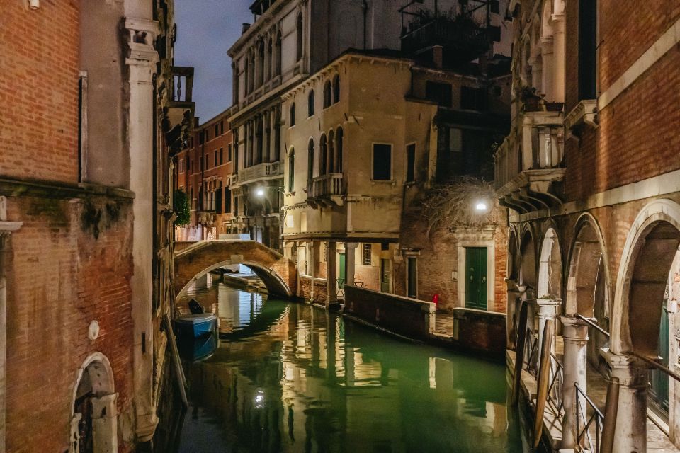 Venice: The Ghost & Legends Walking Tour - Pace, Weather, and Photo Expectations on Uneven Streets