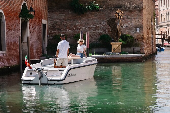 Venice: The Hidden Canals on an Electric Boat - Small group comfort: why max 6 seats matters