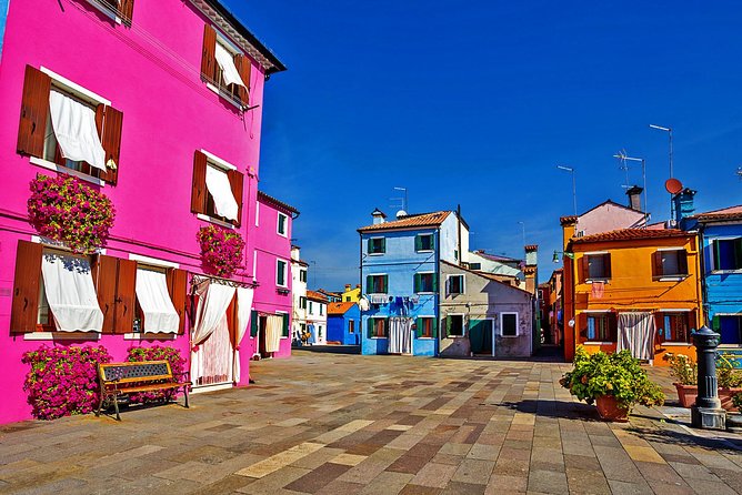 Venice: The Islands of the Lagoon Guided Tour - Panoramic Boat Comfort: Covered Rides, Photo Windows, and Small Practicalities
