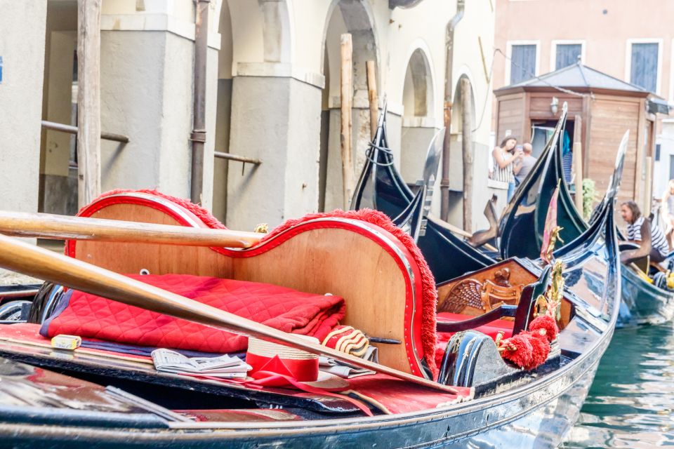 Venice: Traditional Shared Gondola Ride - Meeting Point Near San Marco: Easy If You Confirm Your Option