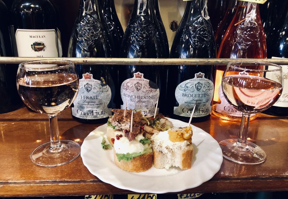 Venice: Venetian Style Carnival Pub Crawl - Before you go: what to bring and what to avoid
