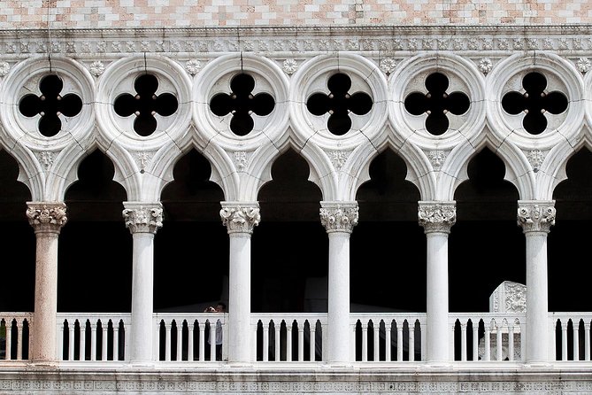 Venice Walking Tour plus Skip the Lines Doge's Palace and St Mark's Basilica Tours - Practical Tips So Your Morning Doesn’t Fight Back