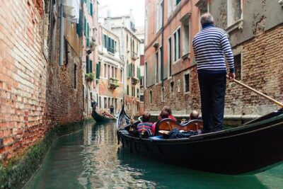 Welcome to Venice Group Tour St. Mark's Basilica & Gondola Ride - Libreria Acqua alta: Cats, Books, and a Quick Canal Pause