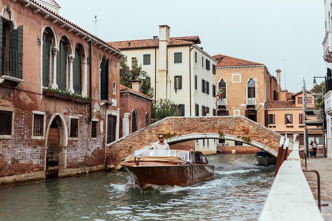Withlocals Venice Away from the Crowds PRIVATE Tour with a Local Expert - Why this quiet-route Venice tour works